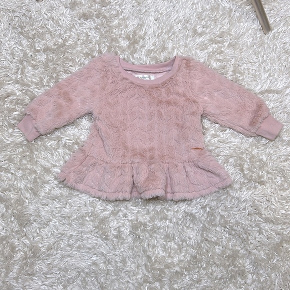 Tahari Other - TAHARI || Tahari Baby (0-3M) Fuzzy Pink Peplum Top/Dress